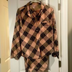 NWOT VICTORIA SECRET PINK BLACK AND LEOPARD PAJAMA SET